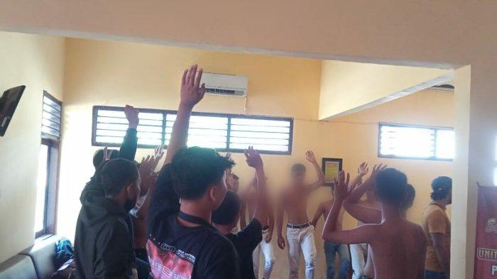 Tawuran pelajar pecah di Kabupaten Tuban tepatnya di jalan raya turut Dusun Bogang, Desa Beji, Kecamatan Jenu, Sabtu (26/11/2022).