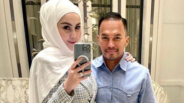 Benarkah Faisal Harris bangkrut setelah menikah dengan Jennifer Dunn?