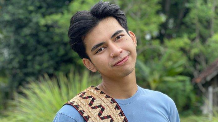 Dimas Ahmad akhirnya telah menegaskan bahwa ia tidak dikeluarkan dari Rans Entertainment.