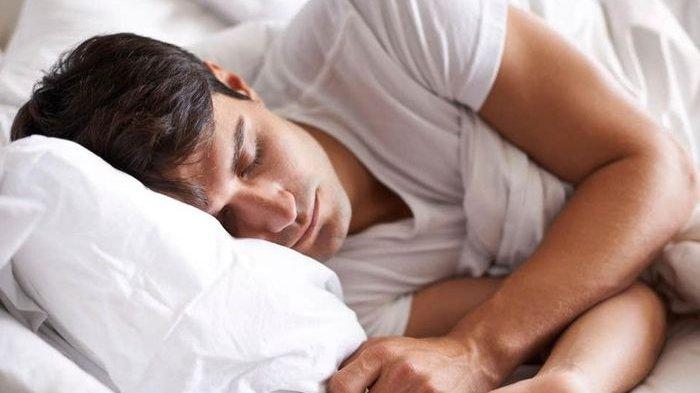 Ilustrasi tidur di pagi hari. Gus Baha menjelaskan jika sering tidur di waktu yang tidak tepat akan sangat mempengaruhi rezeki.
