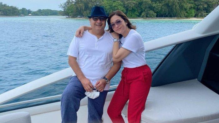 Maia Estianty pun berpendapat bahwa wanita diperbolehkan untuk materialistis.