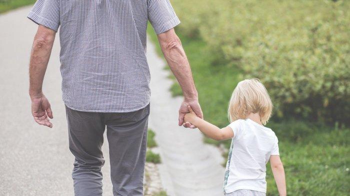 8 ARTI MIMPI Ayah Menangis, Ayah Meninggal Hidup Lagi Menurut Primbon, Bisa Jadi Pertanda Baik dan Buruk