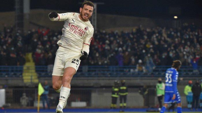 Alessandro Florenzi merayakan gol di Liga Italia Serie A antara Empoli vs AC Milan pada 22 Desember 2021 di stadion Carlo-Castellani di Empoli.