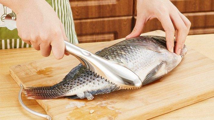 Arti mimpi membersihkan ikan untuk dimasak, pertanda menyembunyikan perasaan