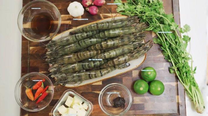 Bahan-bahan membuat Udang Bakar ala Chef Arnold