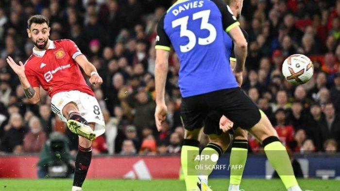Bruno Fernandes di Liga Inggris antara Manchester United vs Tottenham Hotspur di Old Trafford di Manchester, barat laut Inggris, pada 19 Oktober 2022.
