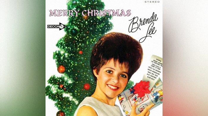 Lirik Lagu Natal Rocking Around The Christmas Tree - Brenda Lee dengan Terjemahan Bahasa Indonesia