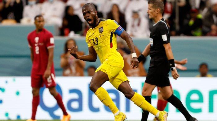 Selebrasi kapten Ekuador, Enner Valencia seusai mencetak gol ke gawang Qatar pada laga pembuka Piala Dunia 2022 di Stadion Al Bayt, Al Khor, Minggu (20/11/2022) malam WIB.