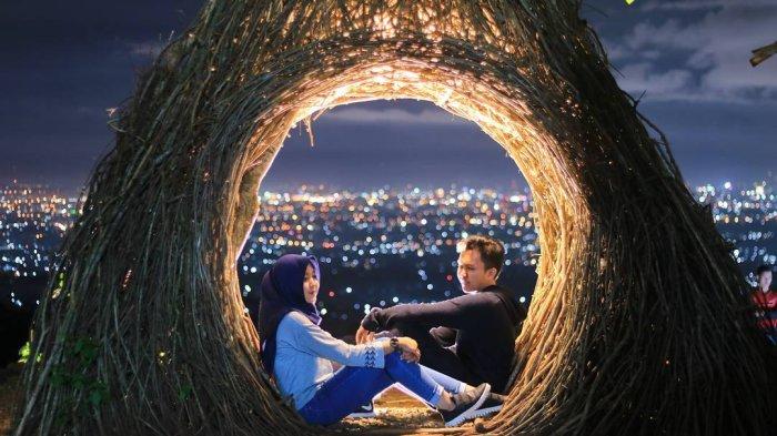 Wisata Malam Jogja di Hutan Pinus Pengger