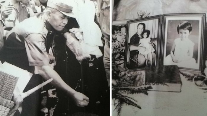 Jenderal Besar Dr AH Nasution saat menaburkan bunga di pusara Ade Irma Suryani
