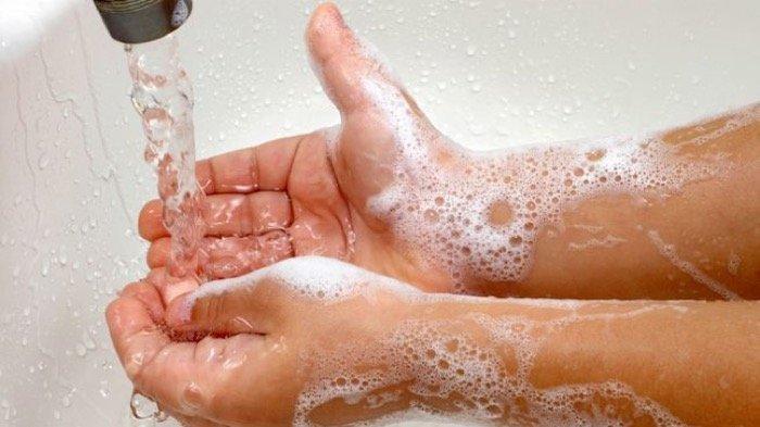 Apakah Anda mencuci tangan dengan air panas atau dingin?