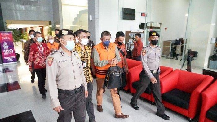 Eks Wali Kota Yogyakarta Haryadi Suyuti saat hendak ditahan KPK, Gedung Merah Putih KPK, Jakarta, Jumat (3/6/2022)