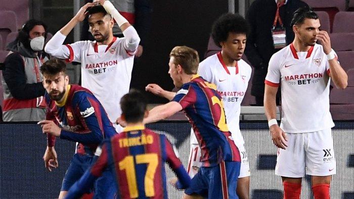 Gerard Pique merayakan gol kedua di semifinal Copa del Rey (Piala Raja) Spanyol FC Barcelona vs Sevilla FC di stadion Camp Nou di Barcelona pada 3 Maret 2021.