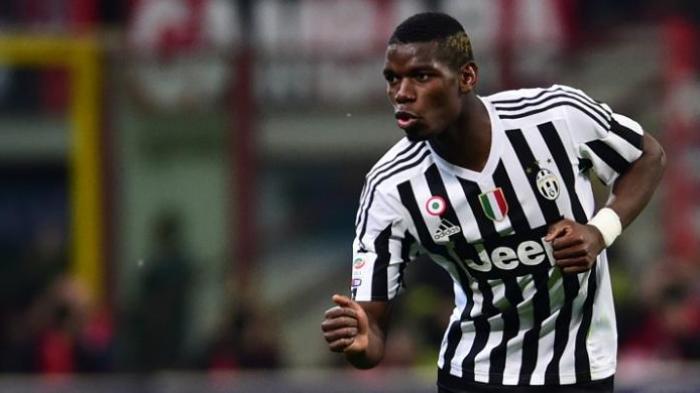 Gelandang Juventus, Paul Pogba, melakukan selebrasi usai membobol gawang AC Milan dalam lanjutan laga Serie A di Stadion San Siro, Sabtu (9/4/2016) waktu setempat.