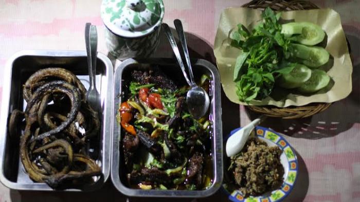 Sambal Belut Pak Sabar yang ada di jalan Imogiri Barat km 6, Dusun Dokaran, Kelurahan Tamanan, Kecamatan Banguntapan, Kabupaten Bantul.