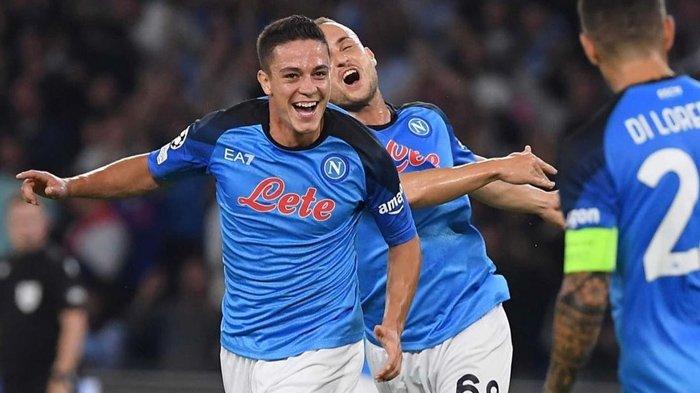 Selebrasi Gaicomo Raspadori ketika mencetak gol pada pertandingan Liga Champions Napoli vs Ajax di Stadion Diego Maradona, Kamis (13/10/2022). (Instagram / @officialsscnapoli)