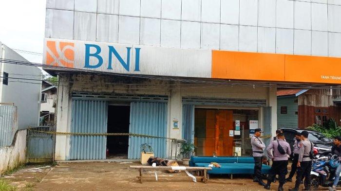 Kondisi terkini gedung KCP BNI Tana Tidung pasca terbakar hari ini, Senin (14/11/2022) sekira pukul 03.00 Wita.