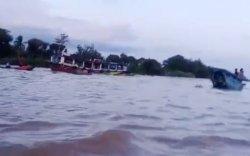 Kapal Ponton dikabarkan karam di perairan Sungai Kedang Kepala, Kecamatan Muara Kaman, Kutai Kartanegara.