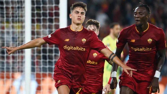 Selebrasi Paulo Dybala saat cetak gol untuk AS Roma ke gawang Real Betis di Matchday ketiga Liga Europa pada Jumat (7/10/2022). Simak pendapat La Joya soal Jose Mourinho dan Massimiliano Allegri, nyaman dilatih siapa?