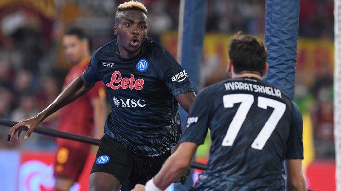 Selebrasi Victor Osimhen saat Napoli mempermalukan AS Roma pada giornata 11 Liga Italia Serie A, di Stadion Olimpico, Senin (24/10/2022).