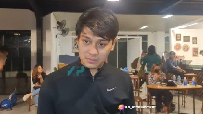 Rizky Billar tanggapi santai tantangan duel tinju Jefri Nichol. (Tangkapan Layar YouTube KH Infotainment)