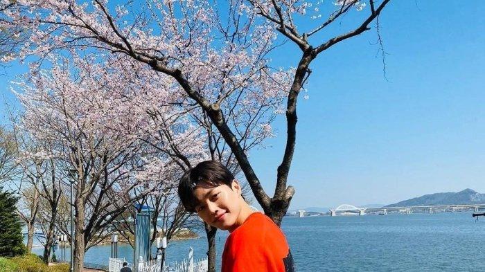 Song Kang yang akan menggelar Fan Meeting di Indonesia 22 Februari 2023 (Instagram/ @songkang_b)