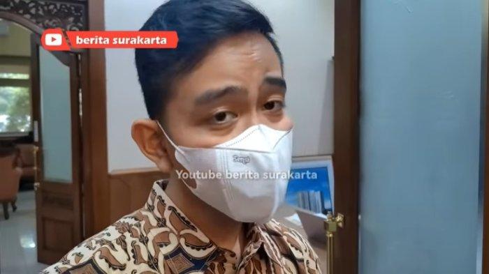 Walikota Solo, Gibran Rakabuming tagih uang sewa pemakaian lokasi Stadion Manahan Solo sebagai lokasi prewedding Erina Gudono dan Kaesang Pangarep. (Tangkapan Layar YouTube Berita Surakarta)