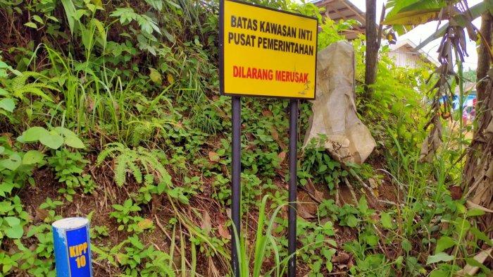 Pemerintah memasang plang batas kawasan inti pusat pemerintahan di IKN Nusantara yang berada di wilayah PPU dan Kutai Kartanegara.