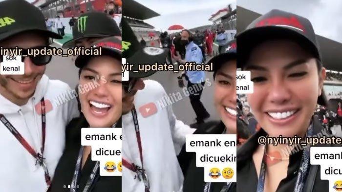 Nama Nikita Mirzani kembali jadi perbincangan usai potongan video saat dirinya bertemu legenda Moto GP, Valentino Rossi viral.
Alih-alih mendapat respon positif, Nikita Mirzani malah menuai cibiran netizen.
Bermula dari aksi Nikita Mirzani yang tiba-tiba menghampiri Valentino Rossi yang saat itu berada di Sirkuit Internasional Algarve. (Instagram/ @rumpigosip)