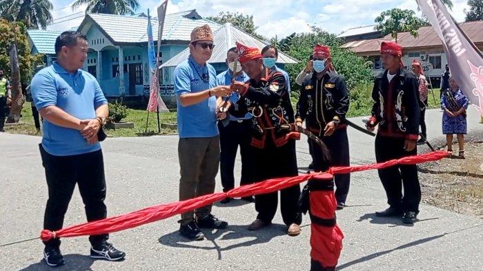 Prosesi penyambutan Tim Kemenparekraf RI dalam Visitasi 50 Besar ADWI 2022 di Balai Adat Ulung Buaye Desa Wisata Pulau Sapi, Kecamatan Malinau Kota, Kabupaten Malinau, Provinsi Kalimantan Utara, Selasa (4/10/2022).