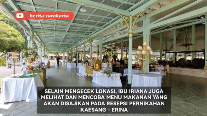 Iriana Jokowi, Kahiyang Ayu dan Selvi Ananda mengecek lokasi syukuran Ngunduh Mantu Erina Gudono dan Kaesang Pangarep di Puro Mangkunegaran Solo. (Tangkapan Layar YouTube Berita Surakarta)