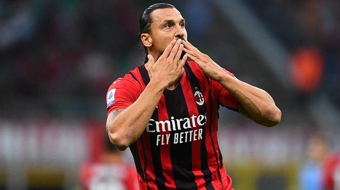 Selebrasi Zlatan Ibrahimovic saat mencetak gol pada laga Liga Italia Serie A antara AC Milan vs Lazio di Stadion San Siro, Minggu (12/9/2021). (Twitter /@acmilan)