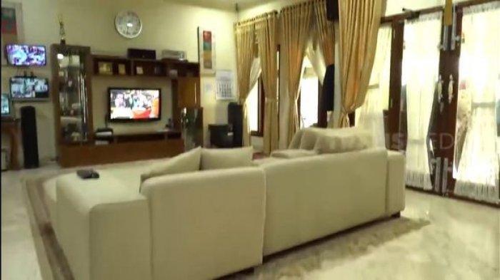 Ruang Tengah Rumah Tukul Arwana