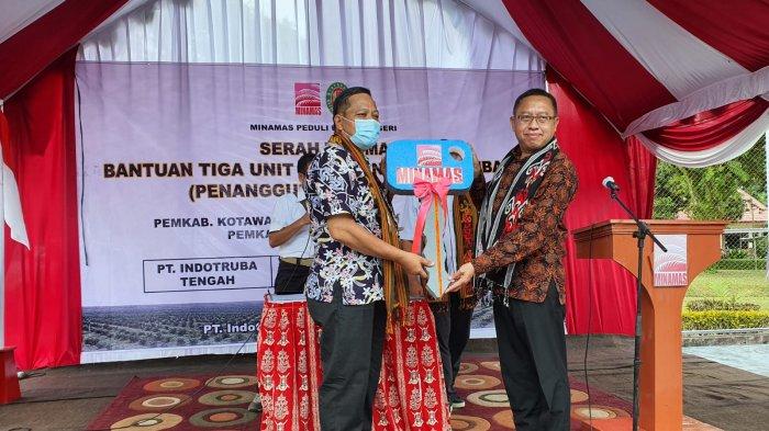 Minamas Plantation melalui anak usahanya PT Indotruba Tengah (PT ITH) mendonasikan 3 ambulans dan 500 paket sembako kepada Pemkab Seruyan, Kotawaringin Timur dan Kotawaringin Barat, Kalimantan Tengah, untuk disalurkan kepada instansi kesehatan dan masyarakat.