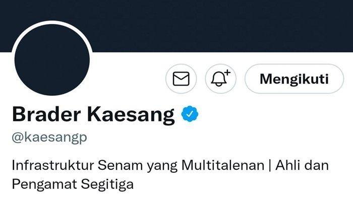 Foto profil dan background akun Twitter Kaesang Pangarep yang mendadak hitam.