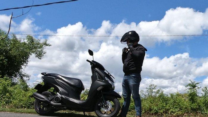 Rudi memilih motor Yamaha FreeGo sebagai amazing matic untuk teman berkendara harian baik sendiri maupun bersama keluarga.