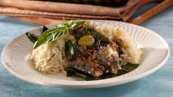 Nasi Bakar Sarden yang mudah diibuat dan cepat disajikan untuk makan sahur Ramadhan 2022.