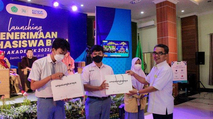 Launching PMB Universitas Muhammadiyah Palangkaraya (UMPR) yang dihadiri Rektor UMPR Dr. Sonedi, M.Pd, Senin (24/1/2022).