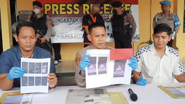 Barang bukti penyebaran video Pornografi. Tribunkalteng.com / Danang Ristiantoro