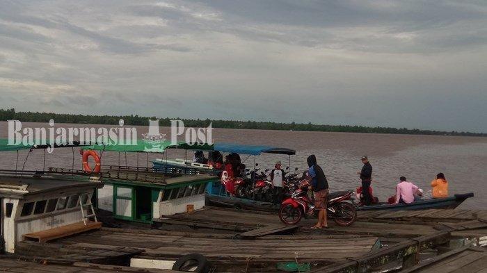 Kawasan permukiman warga di bantaran Sungai Mentaya ini sangat rawan didatangi buaya ganas dan penghuninya rawan di serang binatang mematikan tersebut.