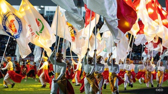Ilustrasi semarak kegiatan tarian kolosal ragam suku bangsa Indonesia di acara puncak Haornas 2022 di Stadion Batakan, Kota Balikpapan, Kalimantan Timur pada Jumat 9 September 2022 malam.