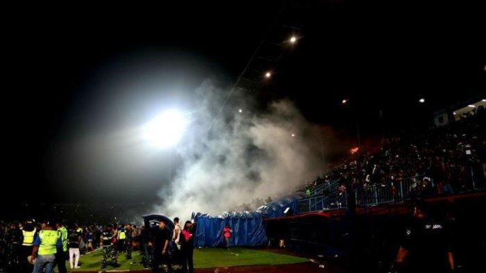 Pertandingan pekan ke-11 Liga 1 2022-2023 bertajuk derbi Jawa Timur, Arema FC dan Persebaya Surabaya, di Stadion Kanjuruhan, Kepanjen, Malang, Sabtu (1/10/2022) berlangsung panas.KOMPAS.com/Suci Rahayu Pertandingan pekan ke-11 Liga 1 2022-2023 bertajuk derbi Jawa Timur, Arema FC dan Persebaya Surabaya, di Stadion Kanjuruhan, Kepanjen, Malang, Sabtu (1/10/2022) berlangsung panas.