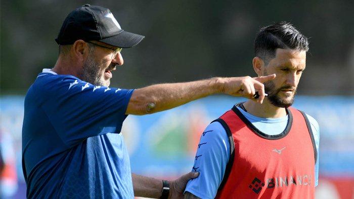 Maurizio Sarri dan Luis Alberto.