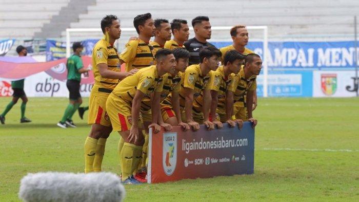 Pemain Mitra Kukar FC saat berlaga di Liga 2. (HO/Humas Mitra Kukar)