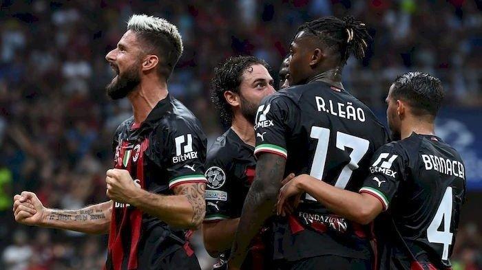 Olivier Giroud (kiri), Rafael Leao (kedua dari kanan), dan pemain lainnya merayakan gol saat AC Milan mengalahkan Dinamo Zagreb pada Liga Champions di San Siro, Rabu (14/9/2022) malam. Kerja sama Giroud dan Leao diharapkan bisa memenangkan AC Milan di laga melawan Empoli, Minggu (2/10/2022) dini hari WIB.