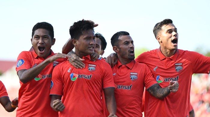 Para pemain Borneo FC. Pada jadwal Borneo FC di pekan ke-5 BRI Liga 1 2022, Persebaya Surabaya jadi lawan Pesut Etam di Stadion Segiri Samarinda, Jumat (19/8/2022).