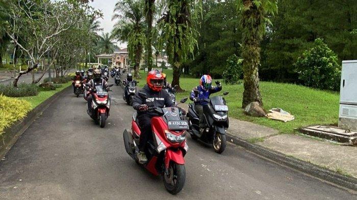 Kegiatan city touring yang diawali dengan menyambangi berbagai landmark serta ikon kota.