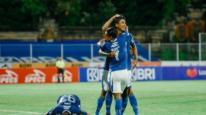Pemain Persib Bandung merayakan gol ke gawang Persikabo 1973. Cek siapa saja pemain Persib Bandung yang terinfeksi Covid-19 di Bali