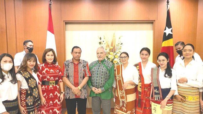 PERTEMUAN - Pertemuan Presiden Timor Leste Jose Ramos Horta bersama warga eks Tim-Tim di aula Ruman jabatan gubernur NTT. Minggu 24 Juli 2022.