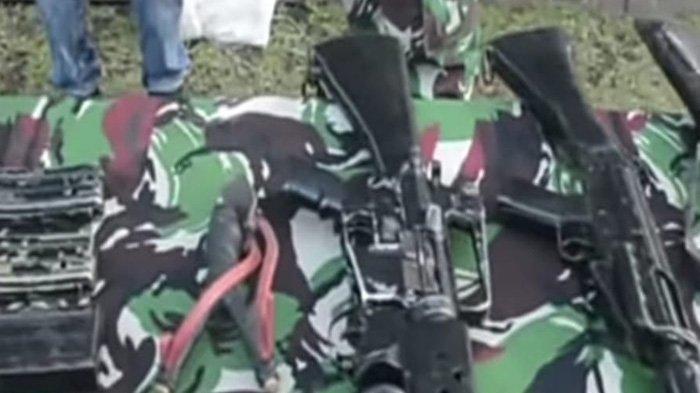 Barang bukti berupa senjata api yang diamankan TNI Polri dari KKB di Papua